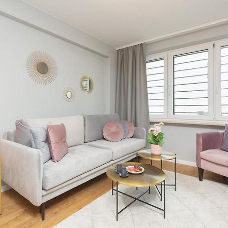 ורשה City Center Apartment Near The Vistula By Noclegi Renters מראה חיצוני תמונה
