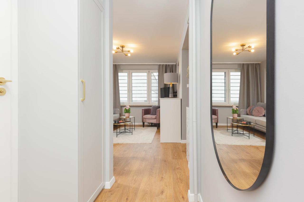 ורשה City Center Apartment Near The Vistula By Noclegi Renters מראה חיצוני תמונה