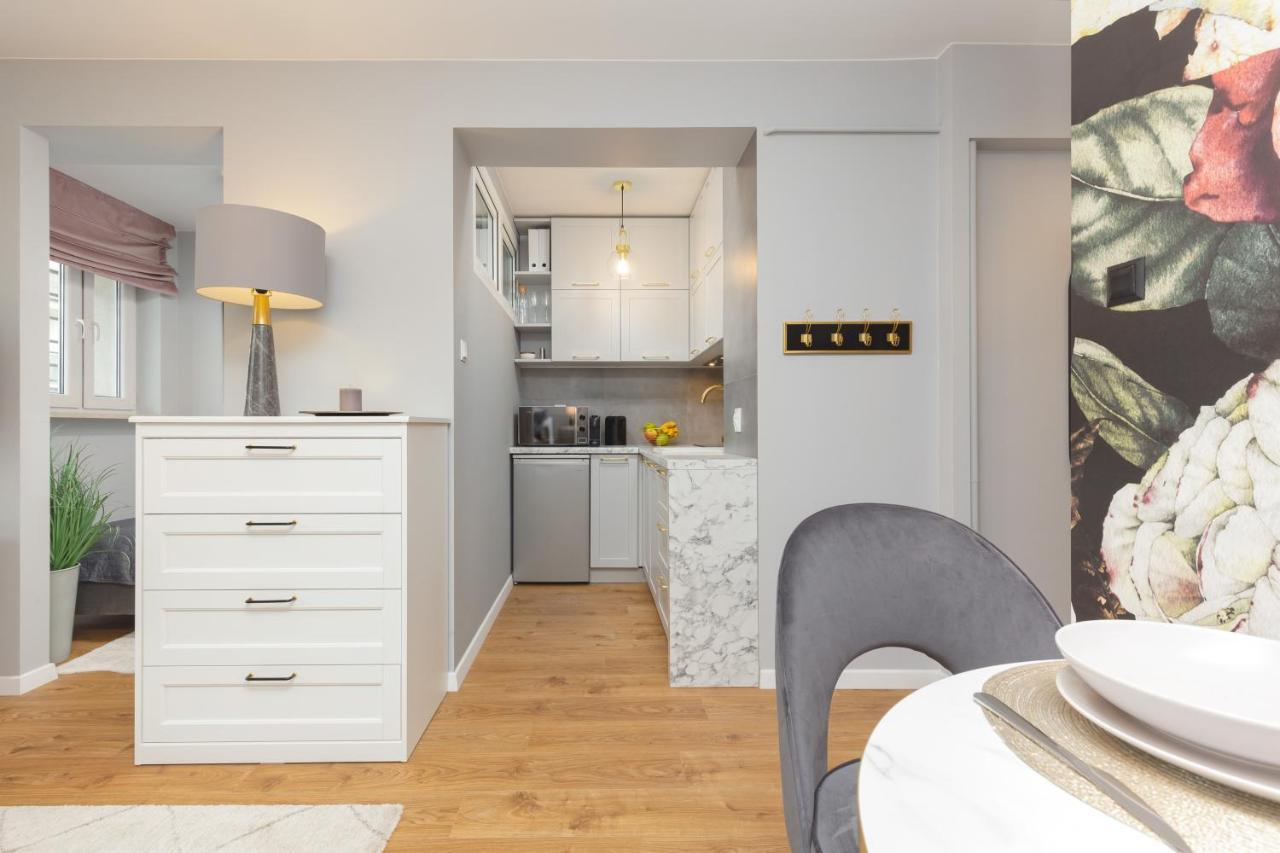 ורשה City Center Apartment Near The Vistula By Noclegi Renters מראה חיצוני תמונה